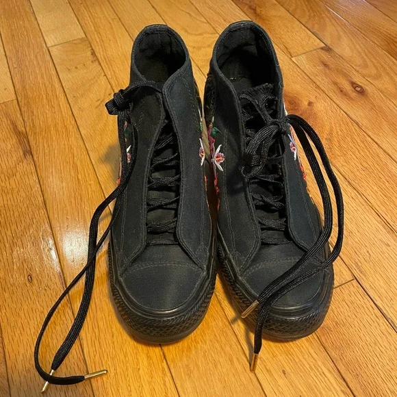Converse PatBO All*Star Black Floral Embroidered Wedge Sneaker Size 7 - Picture 3 of 9